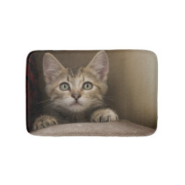 En mycket söt Tabbykattunge Badrumsmatta