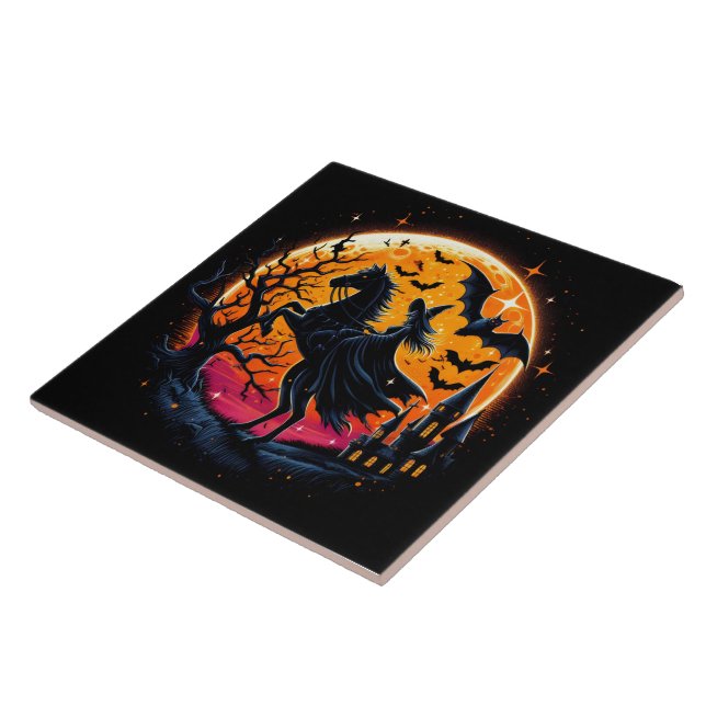 En mystisk Halloween-häst under fullt måne Kakelplatta (Sidan)