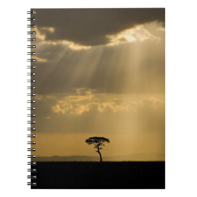 En mystisk solnedgång när man återvänder till lägr anteckningsbok (Framsidan)