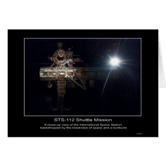 En närbild beskådar av den internationella hälsningskort