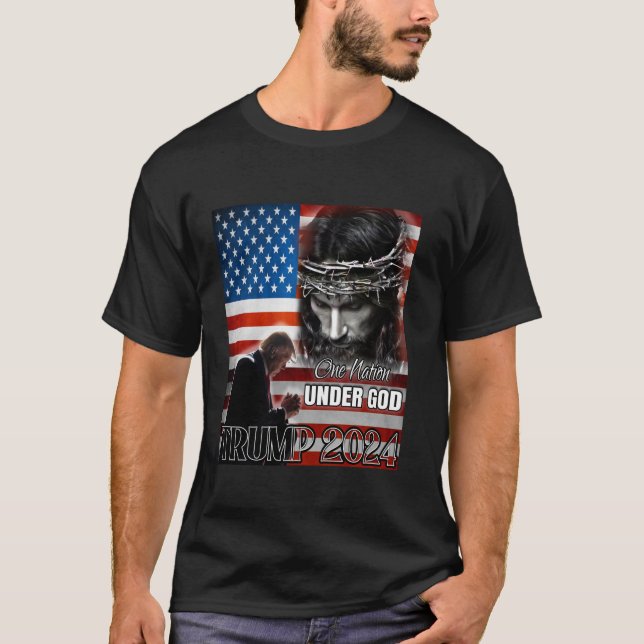 En nation under Gud Trump 2024 Guds amerikanska Fl T Shirt (Framsida)