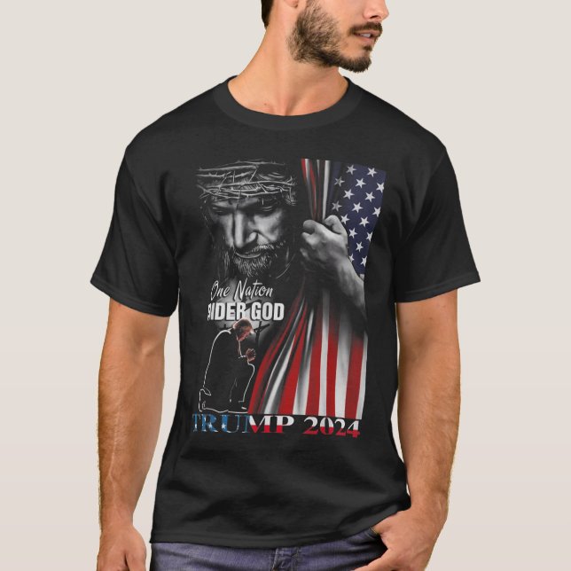 En nation under Gud Trump 2024 Guds amerikanska Fl T Shirt (Framsida)