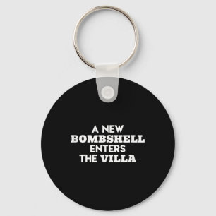 En Ny Bombshell Anländer Till Villa Island Love Tv Nyckelring
