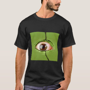 En Ogre Öga Tittar på mig T Shirt