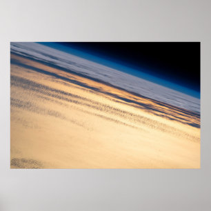 En Orbital-solnedgång utanför Baja Kaliforniens Ku Poster