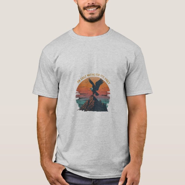 En örn som väntar på sin be t shirt (Framsida)