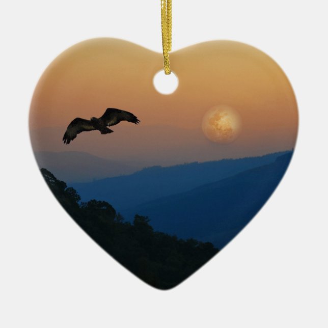 En örn stiger upp vid fullmåne julgransprydnad keramik (Framsidan)