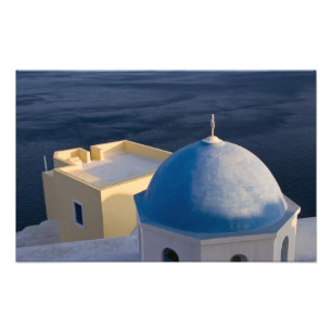 En ortodox kyrka nära havet, Oia Santorini Fototryck