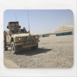 En Oshkosh M-ATV 2 Musmatta