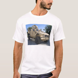 En Oshkosh M-ATV Tee Shirt