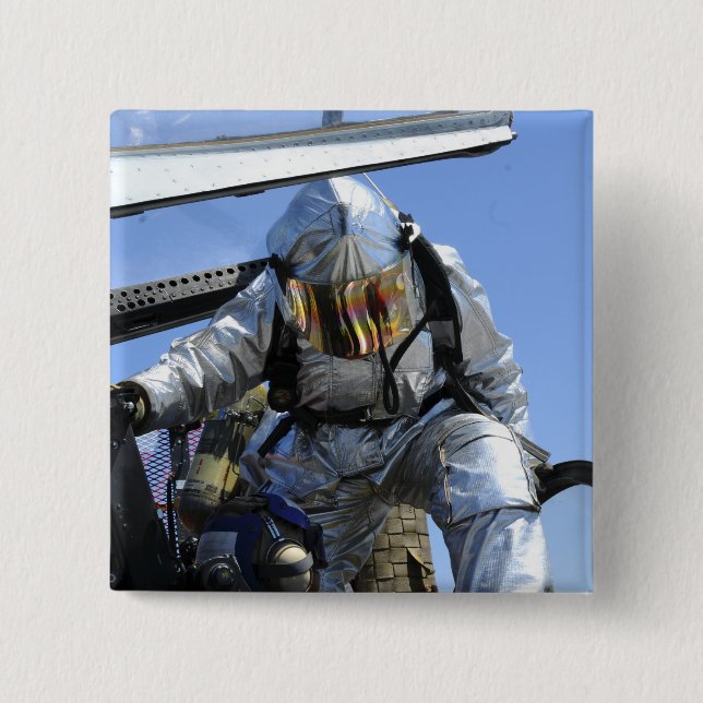 En övning i rädding utförs i cockpit. knapp (Framsida)