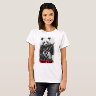 En panda spelar rock med elgitarr på svart t shirt