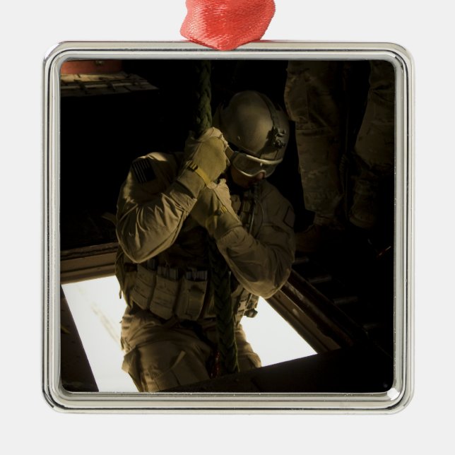 En pararescueman från amerikanska Luft Force börja Julgransprydnad Metall (Framsidan)