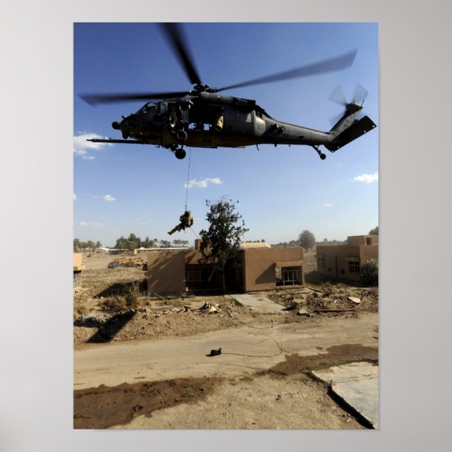 En pararescueman rappels från HH-60 2 Poster (Framsidan)