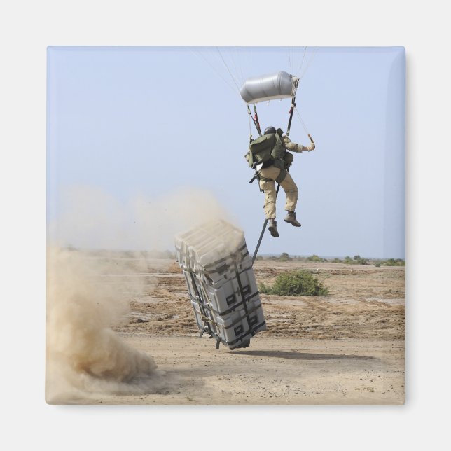 En pararescuman faller ner i zona magnet (Framsidan)