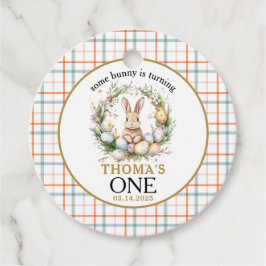 En påskhare börjar bli en första födelsedag gåvor etiketter