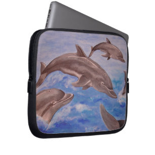 En Pod av uppspelande påfyllnadsdelfiner Laptop Sleeve