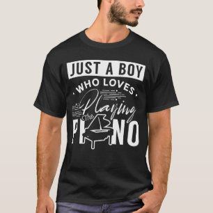 En pojke som älskar att spela piano pianist musike t shirt