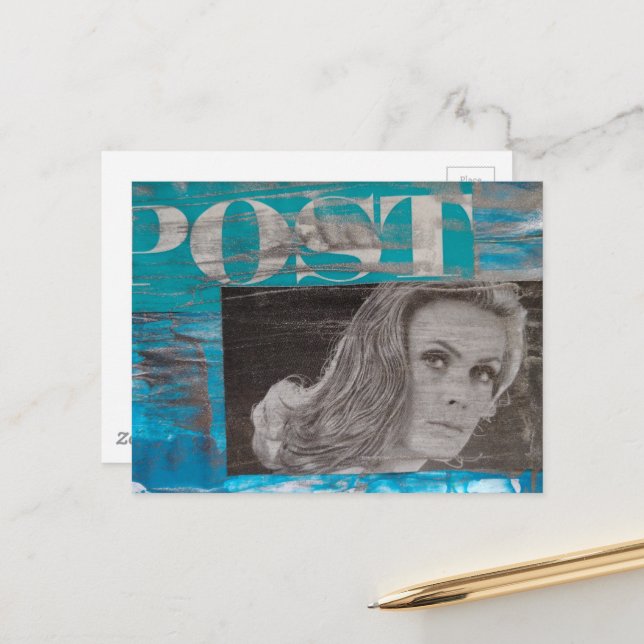 En postkvinna Mixed Media Collage Vykort (Fram/Back In Situ)