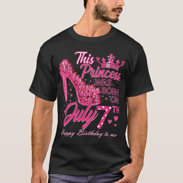 En prinsessa föddes den 7 juli Högklackar 7:e T Shirt (Framsida)