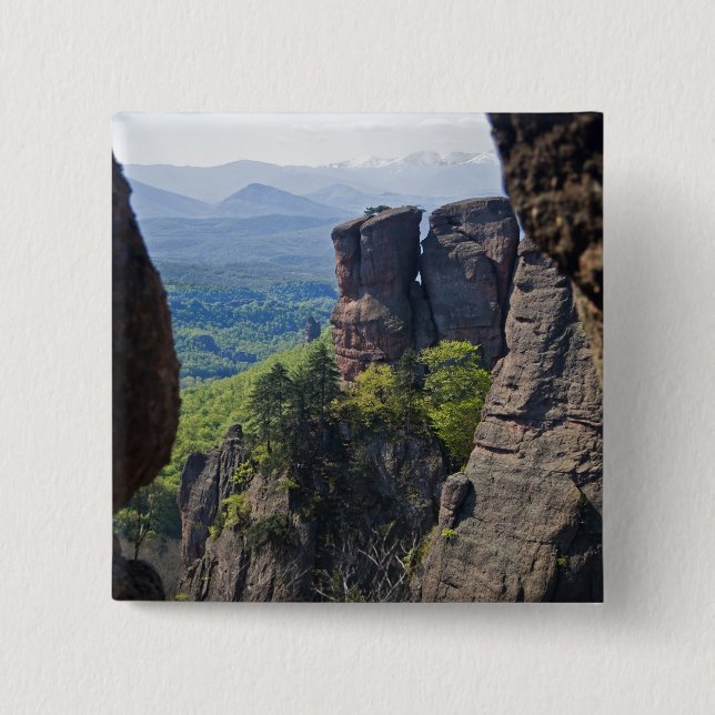 En promenad genom Belogradchik slott ruiner Knapp (Framsida)