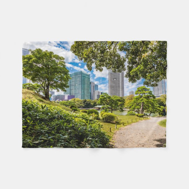 En promenad genom Hama Rikyu trädgårdar, Tokyo Fleecefilt (Framsidan (Horisontell))