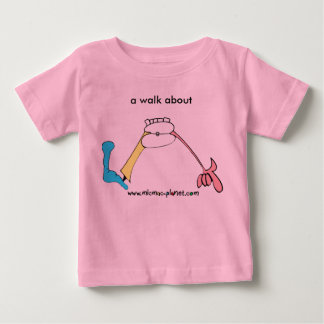 en promenad om t-shirt