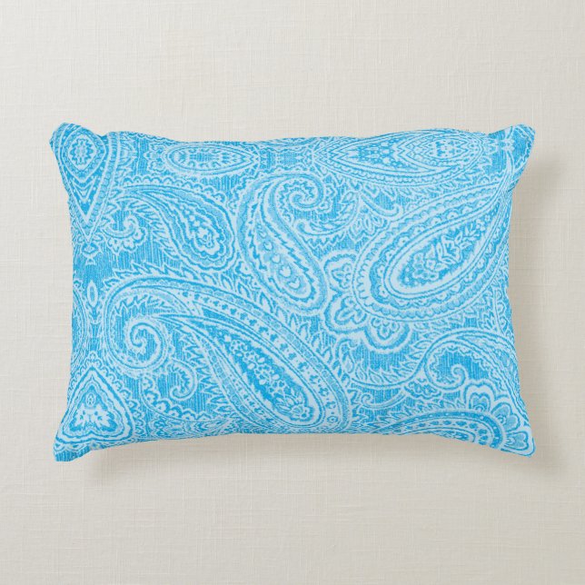 En pulserande blå väv med intrikat mönster prydnadskudde (Framsidan)