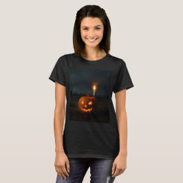 en pumpa med ett ljus som säger halloween t shirt