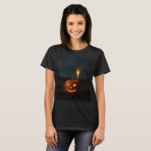 en pumpa med ett ljus som säger halloween t shirt (Hel framsida)