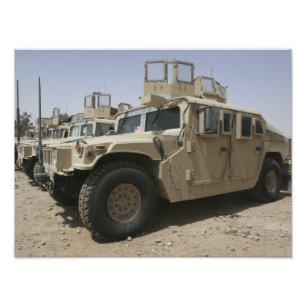 En rad humvektorer från insatsens militära politik fototryck