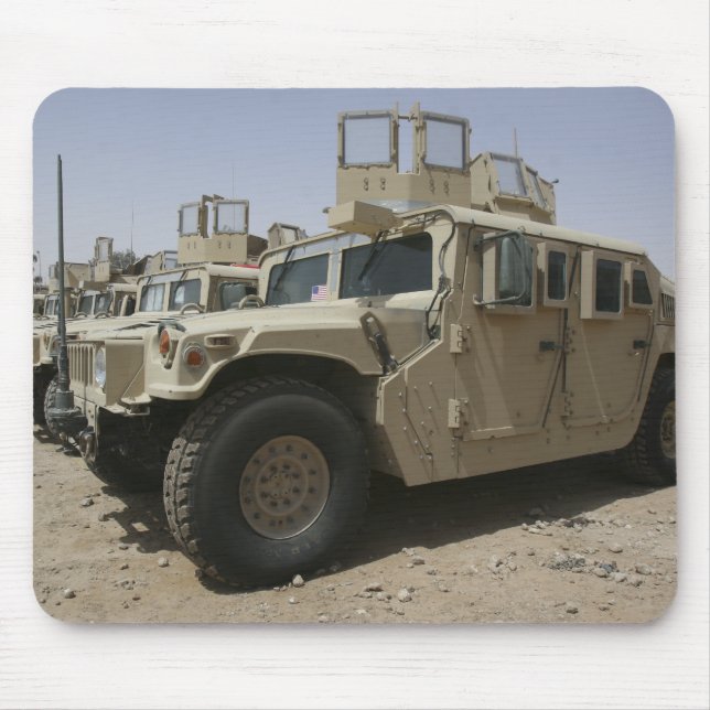 En rad humvektorer från insatsens militära politik musmatta (Framsidan)