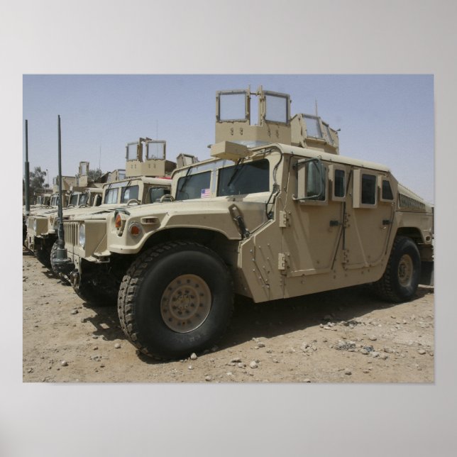 En rad humvektorer från insatsens militära politik poster (Framsidan)