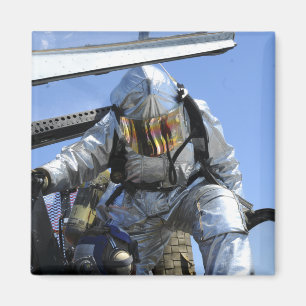 En räddingdrillborr utförs på flygdäcket magnet