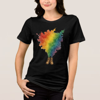 En regnbåge i beige stövlar t shirt