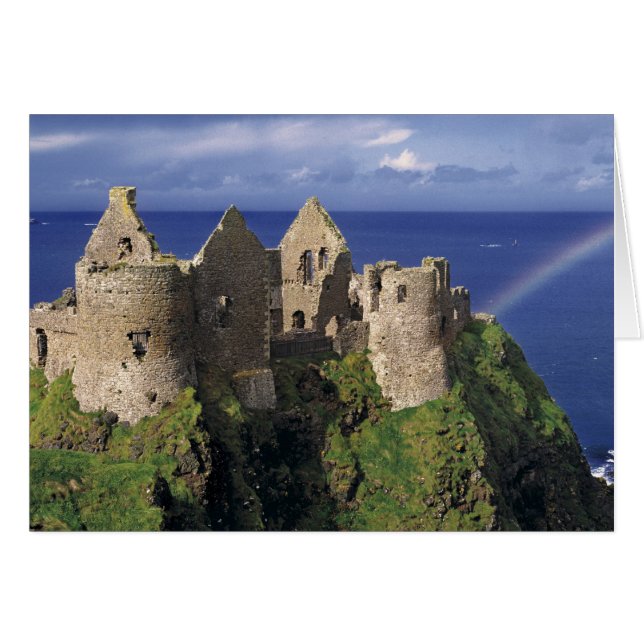 En regnbåge slår till medeltida Dunluce Castle på Hälsningskort (Framsidan Horizontal)