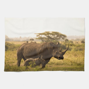 En Rhino med hennes baby Kökshandduk