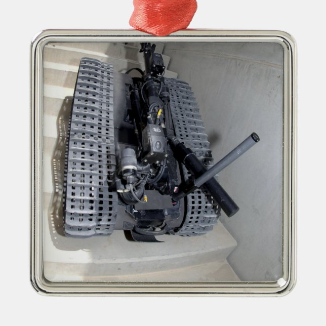 En robotenhet på Talon 3B som klättrar på en stai- Julgransprydnad Metall (Framsidan)