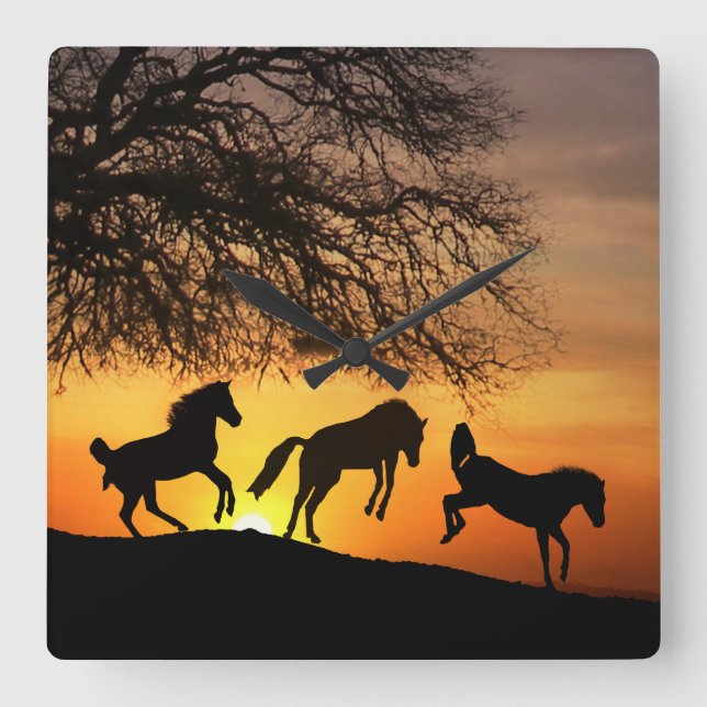 En roligt- och vismhäst fyrkantig klocka (Framsida)