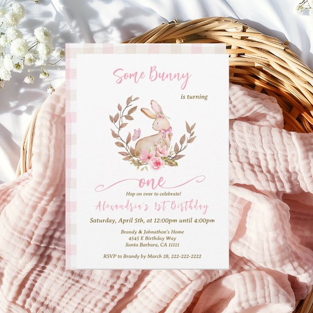 En Rosa Girl... Inbjudningar (Some Bunny is turning one. Girls 1st Birthday pink bunny invitations.)