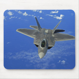 En rovfågel för US-flygvapen F-22 i flyg nära G Musmatta
