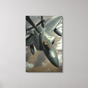En rovfågel för US-flygvapen F-22 tankas av en K Canvastryck