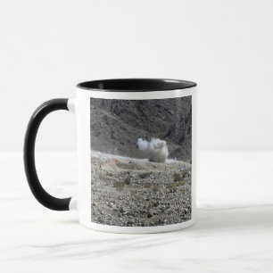 En runda från en liten launcher för raket AT-4 Mugg