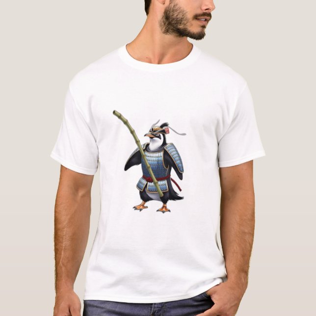 En samurai penguin som slåss med en bambu. t shirt (Framsida)