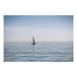 En segelbåt på en Lugn Sea Fototryck
