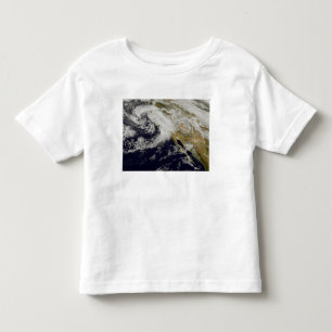 En serie av starka stormar med våldsamma vind 2 t-shirt