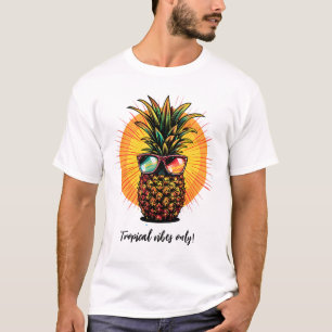 En skarp ananas i solglasögon t shirt