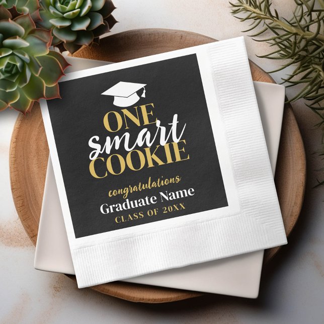 En smart cookie - Modern Black Guld Studenten Pappersservett (Custom Graduation Party Napkin - Modern Black and Gold Design with Grad's Name)