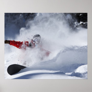 En snowboarder river sönder untracked pudrar vän poster