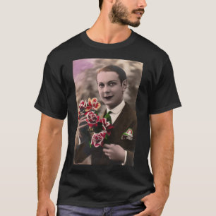 En snyggt ung hjärtklump t shirt